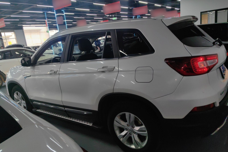 长安CS75 2016款 2.0L 手动舒适型 国V车身外观4