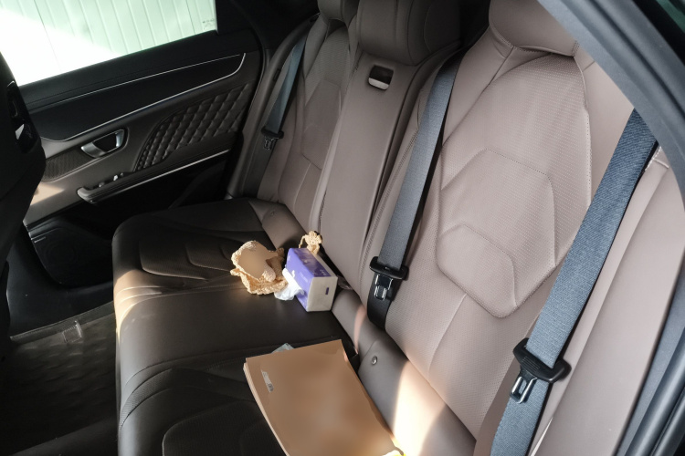 比亚迪 汉 2022款 EV 创世版 610KM四驱尊享型中控内饰21