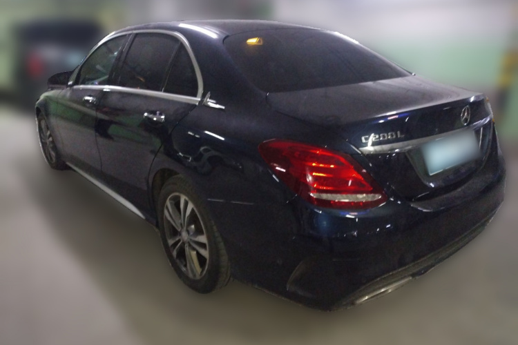 奔驰C级 2016款 C 200 L 运动型车身外观5