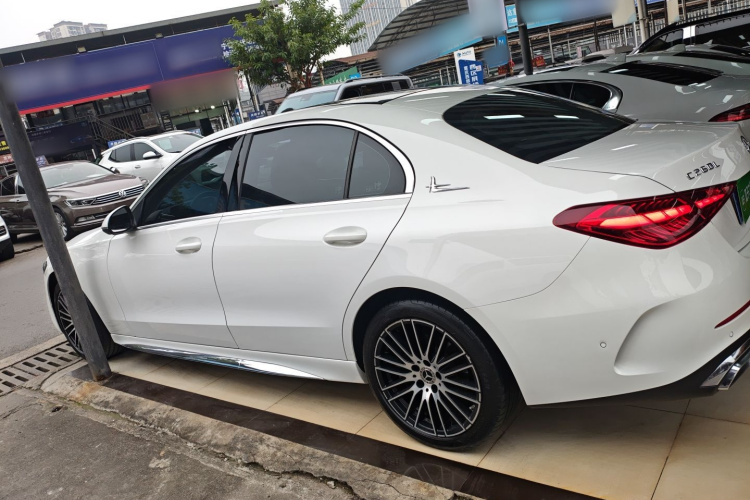 奔驰C级 2022款 改款 C 260 L 运动版车身外观4