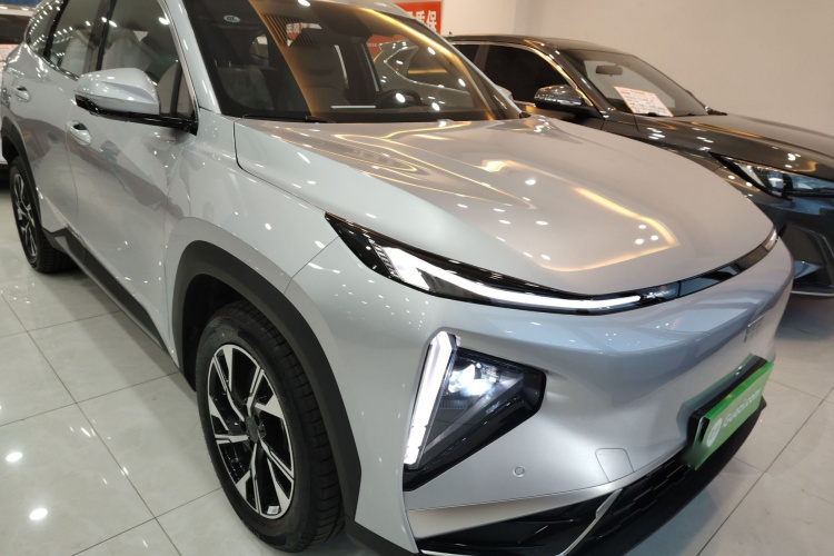 吉利银河 银河L7 2025款 EM-i 115km 远航版车身外观3