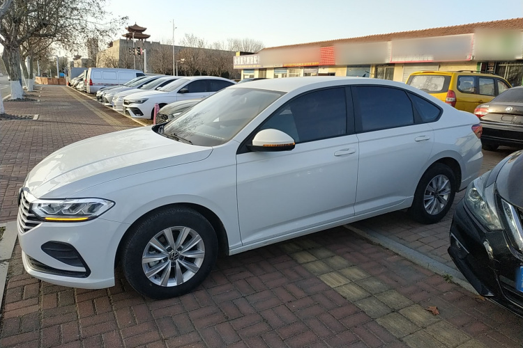 大众 朗逸 2023款 改款 1.5L 自动得逸版车身外观4