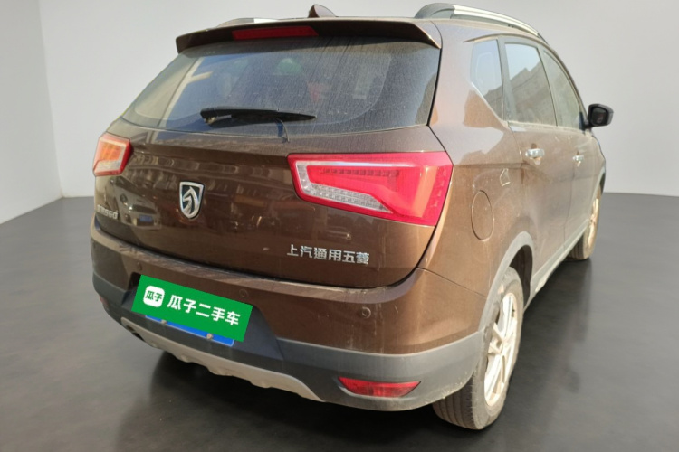 宝骏560 2015款 1.8L 手动精英型车身外观7