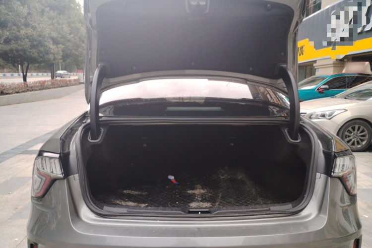 领克03 2021款 1.5TD DCT劲Plus机舱底盘23