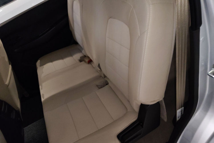 五菱汽车 五菱宏光 2021款 1.5L S标准型LAR中控内饰7004