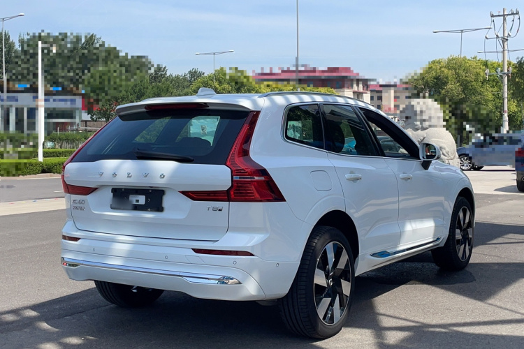沃尔沃XC60新能源 2024款 T8 插电混动 长续航四驱智雅豪华版车身外观6005