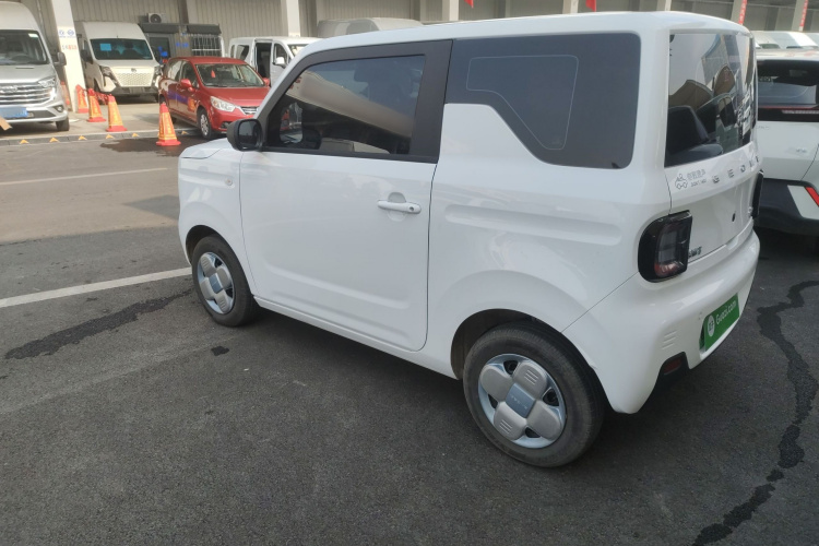 吉利银河 2024款 熊猫mini 200km 耐力熊车身外观4