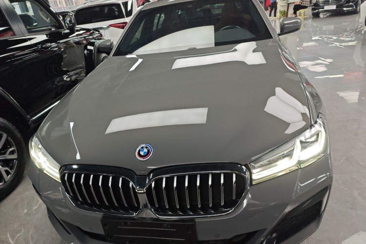 宝马5系(进口) 2022款 530i M运动套装车身外观2