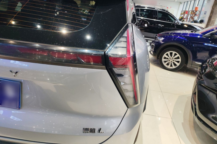 吉利汽车 博越L 2023款 1.5TD DCT尊贵型车身外观9