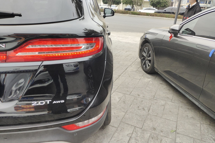 林肯MKC 2017款 2.0T 四驱尊雅版车身外观9