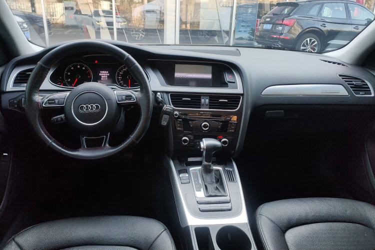 奥迪A4L 2015款 45 TFSI quattro个性运动型中控内饰12