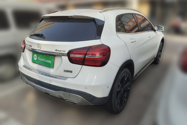 奔驰GLA 2017款 GLA 220 4MATIC 时尚型车身外观6005