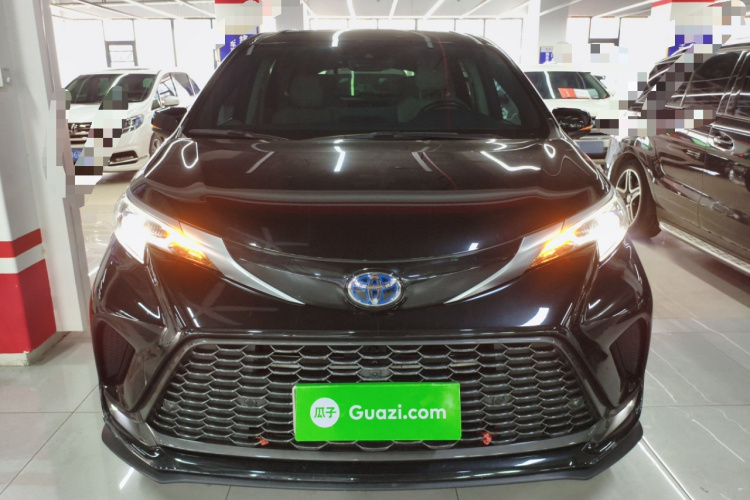 丰田 格瑞维亚 2022款 2.5L混动 尊爵版车身外观2