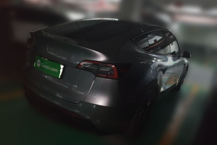 特斯拉 Model Y 2024款 后轮驱动版车身外观7