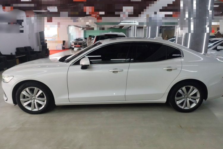 沃尔沃S60 2021款 T3 智行豪华版车身外观4