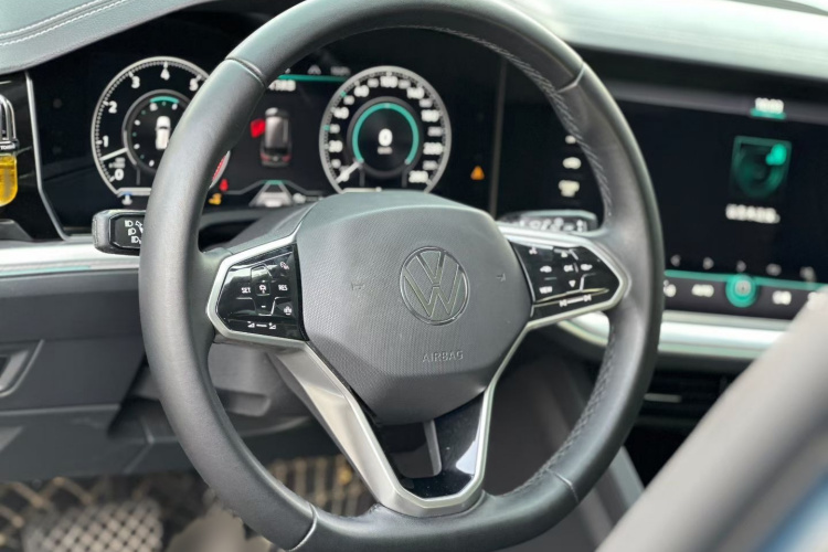 大众 途锐 2021款 3.0TSI 锐享版 曜黑运动套装中控内饰7005