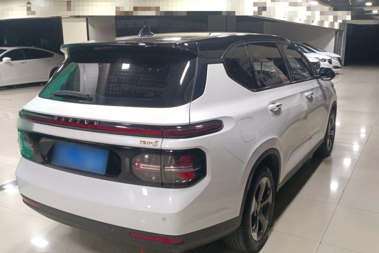 宝骏RM-5 2019款 1.5T CVT 24小时在线豪华型 6座车身外观7