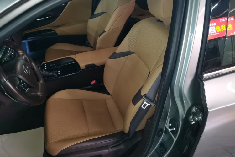 雷克萨斯ES 2020款 300h 卓越版中控内饰19