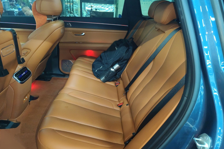 鸿蒙智行 问界M7 2024款 1.5T 智驾后驱Ultra版 5座中控内饰21