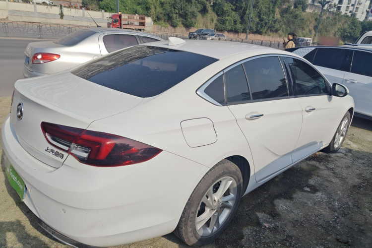 别克 君威 2022款 552T 智享型车身外观7