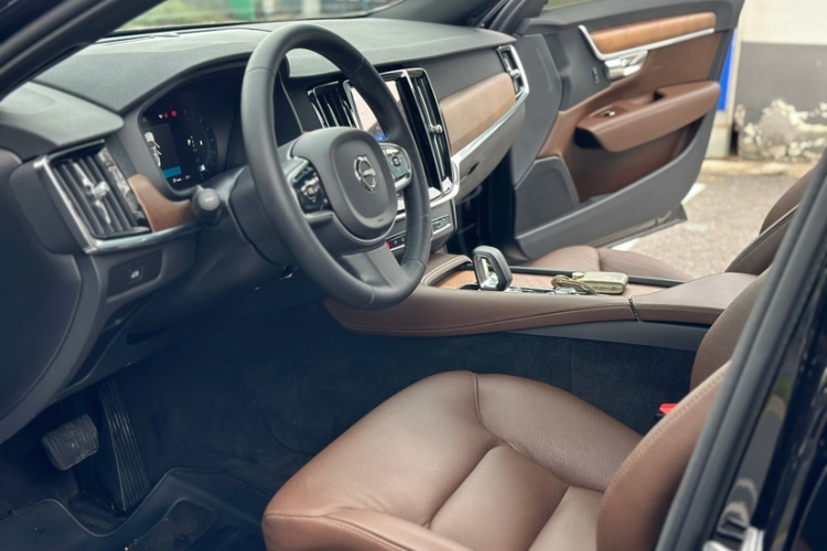 沃尔沃S90 2023款 B5 智逸豪华版中控内饰7002