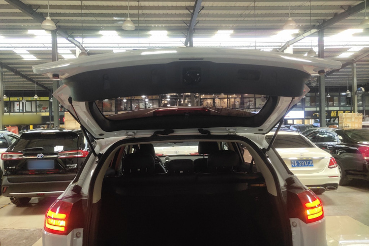 吉利汽车 博越 2018款 1.8TD 自动两驱智联型4G互联版机舱底盘23