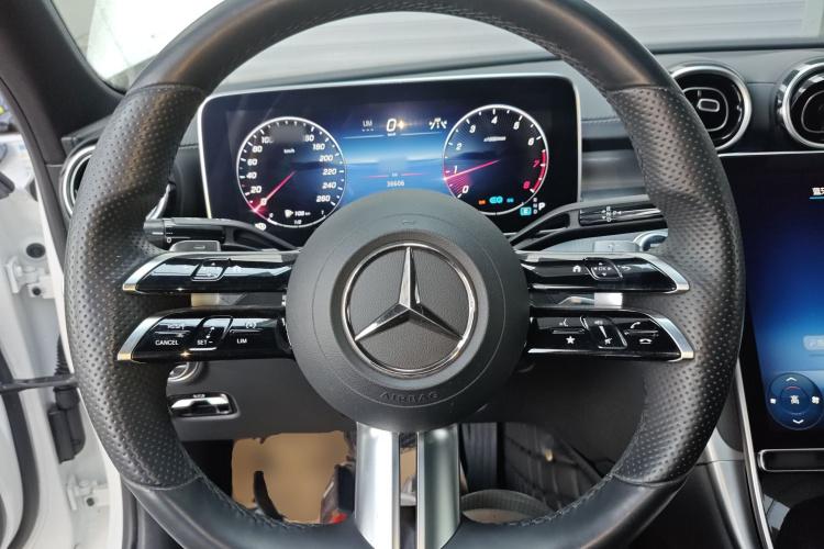 奔驰C级 2022款 C 200 L 运动版中控内饰13
