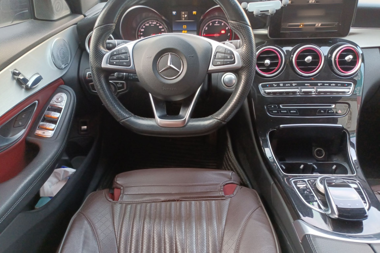 奔驰C级 2017款 改款 C 200 运动版中控内饰13