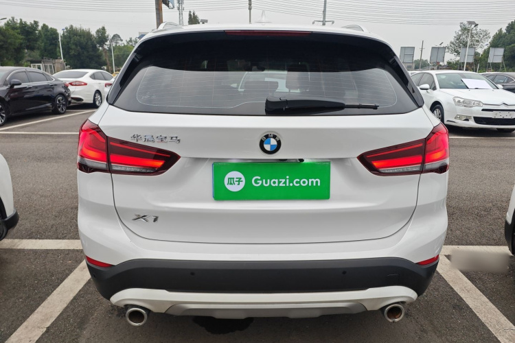 宝马X1 2022款 sDrive20Li 尊享型车身外观6