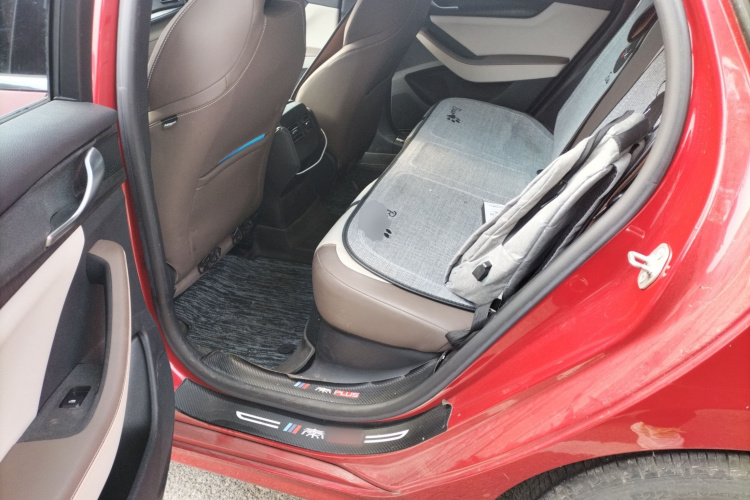 比亚迪 秦PLUS 2023款 冠军版 DM-i 55KM领先型中控内饰21