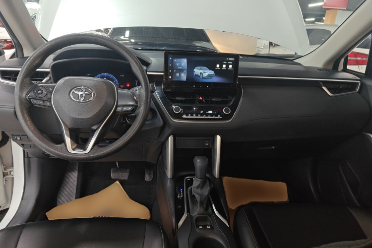 丰田 锋兰达 2023款 2.0L CVT精英版中控内饰7002