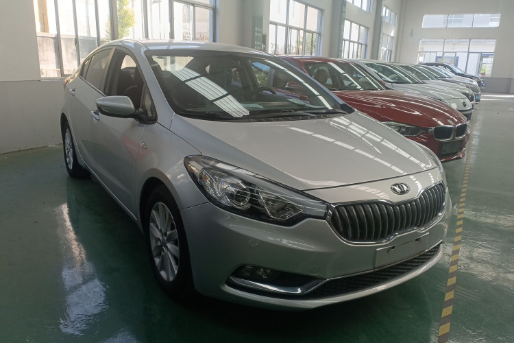 起亚K3 2013款 1.6L 自动GL车身外观3