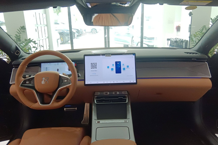 比亚迪 汉L 2025款 EV 四驱激光雷达旗舰型中控内饰7002