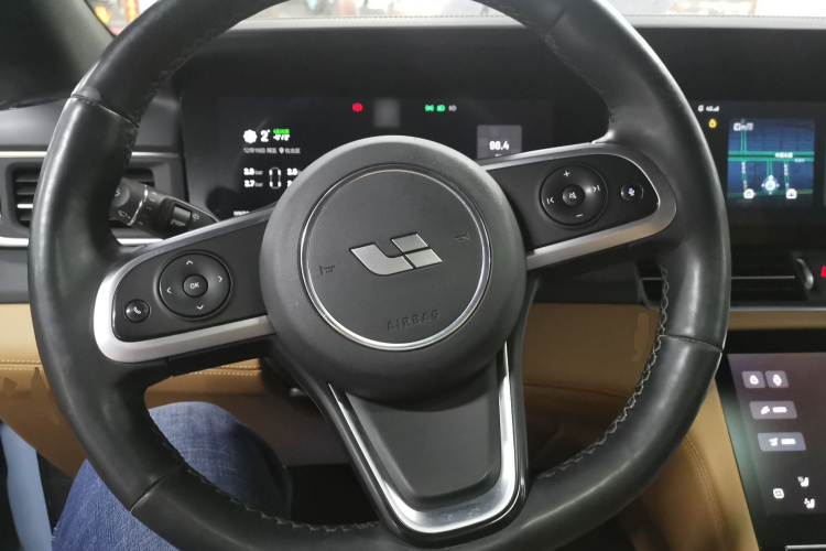 理想汽车 理想ONE 2020款 增程6座版中控内饰13