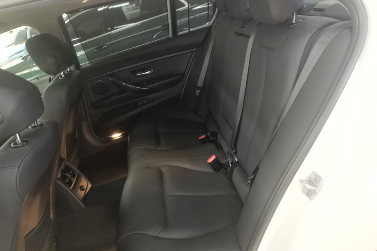 宝马3系 2017款 320Li xDrive 时尚型中控内饰21