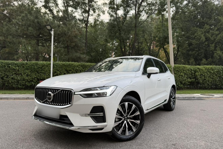 沃尔沃XC60 2025款 B5 四驱智远豪华版车身外观1