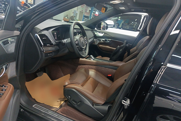 沃尔沃XC90新能源 2022款 改款 E驱混动 T8 智尊豪华版 7座中控内饰19