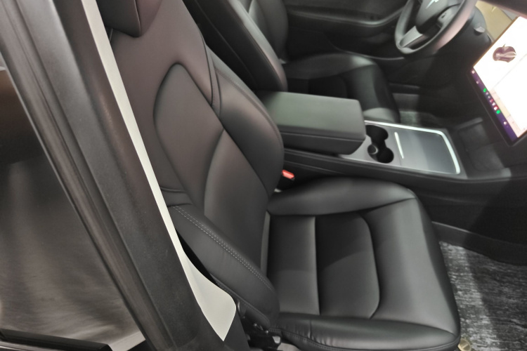 特斯拉 Model 3 2022款 后轮驱动版局部细节41