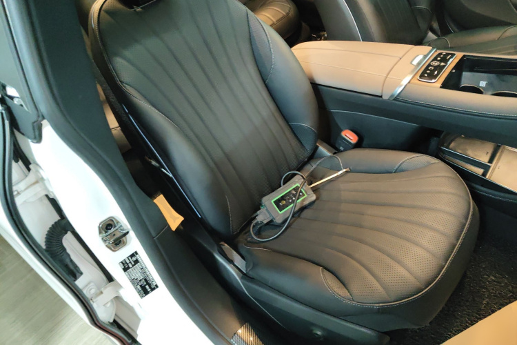 奔驰EQS 2022款 450+ 先锋版局部细节41