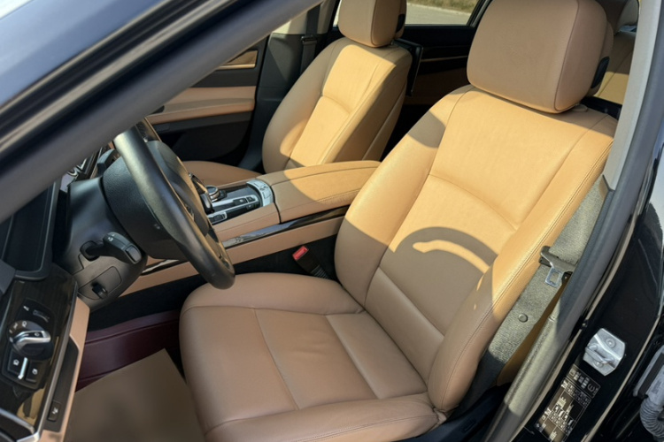 宝马7系 2014款 730Li 臻享型局部细节19