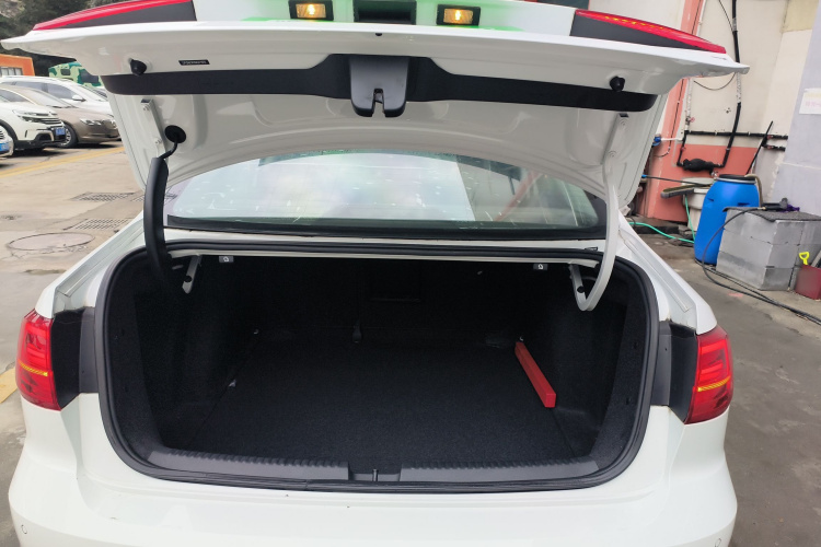 大众 速腾 2018款 280TSI DSG舒适型局部细节23