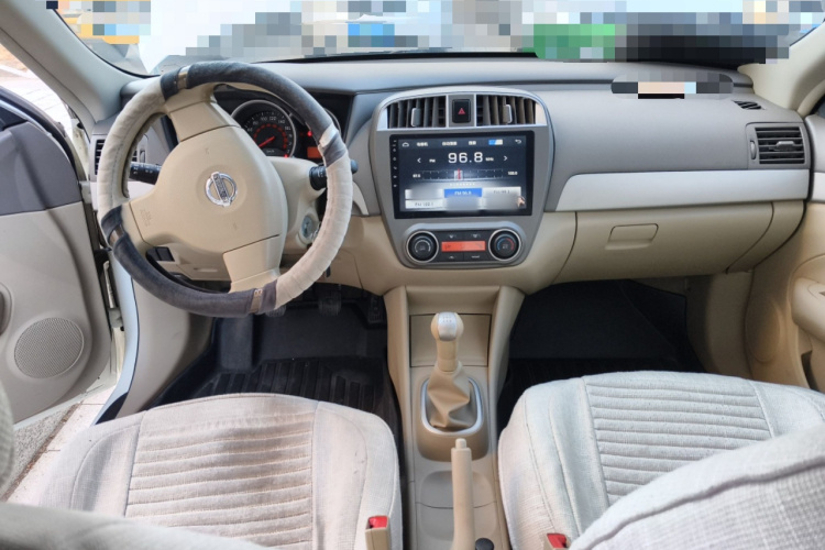 日产 轩逸 2018款 经典 1.6XE 手动舒适版中控内饰12