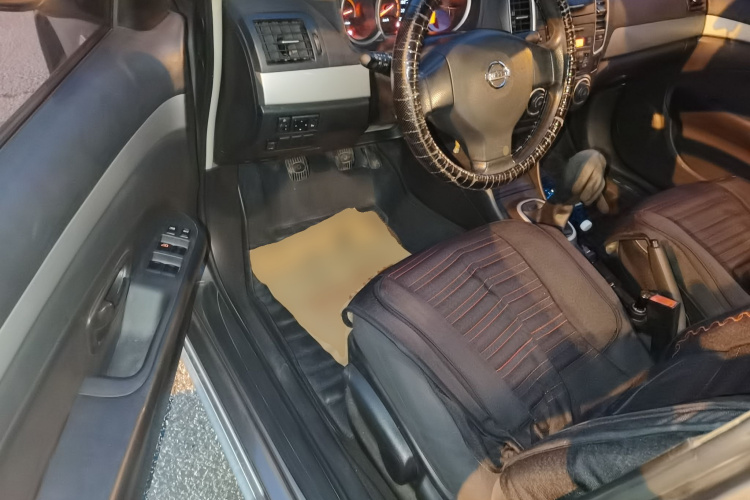 日产 轩逸 2018款 经典 1.6XE+ 手动领先版中控内饰20