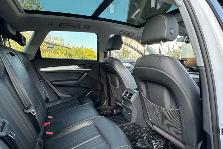 奥迪Q5L 2020款 40 TFSI 荣享时尚型中控内饰7006