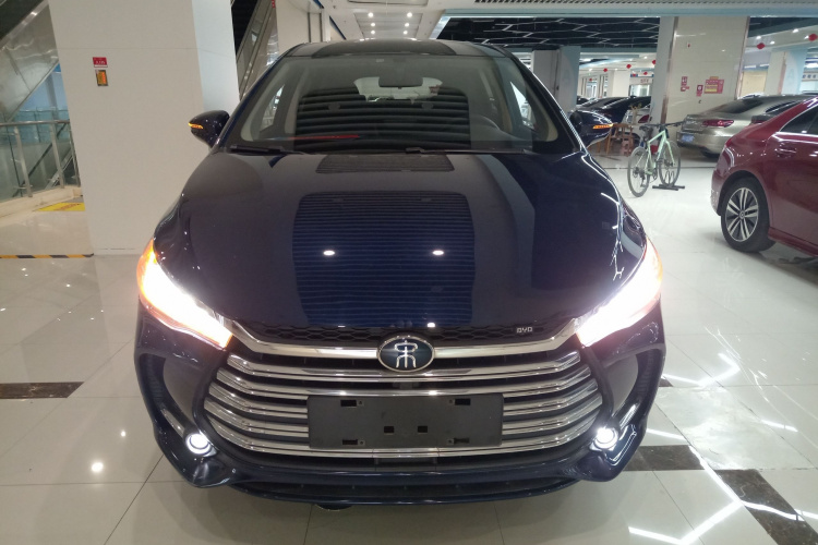 比亚迪 宋MAX新能源 2019款 DM 1.5T 智联致进型 7座 国VI车身外观2