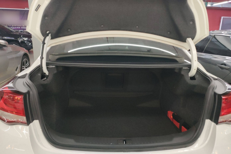 雪佛兰 迈锐宝 2016款 1.6T 自动舒适版中控内饰23