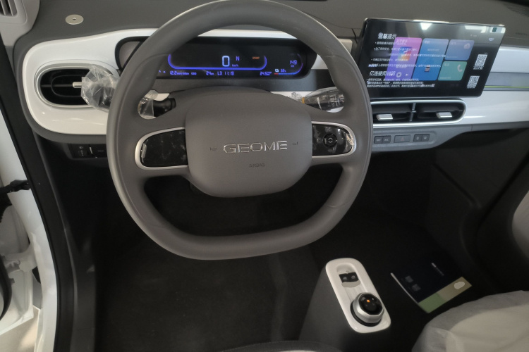 吉利银河 熊猫 2025款 210km 元气熊中控内饰13