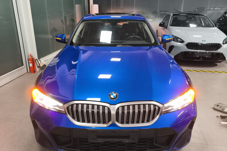 宝马3系 2024款 325i M运动套装车身外观2