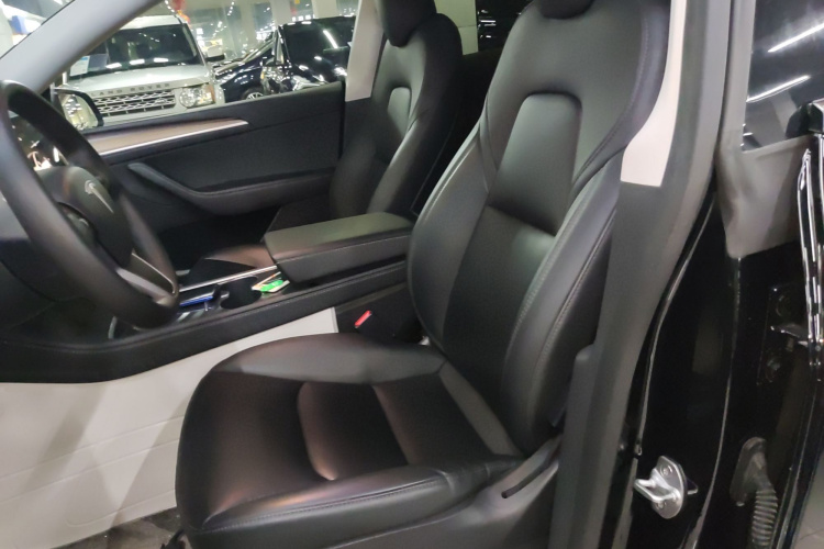 特斯拉 Model Y 2022款 后轮驱动版局部细节19