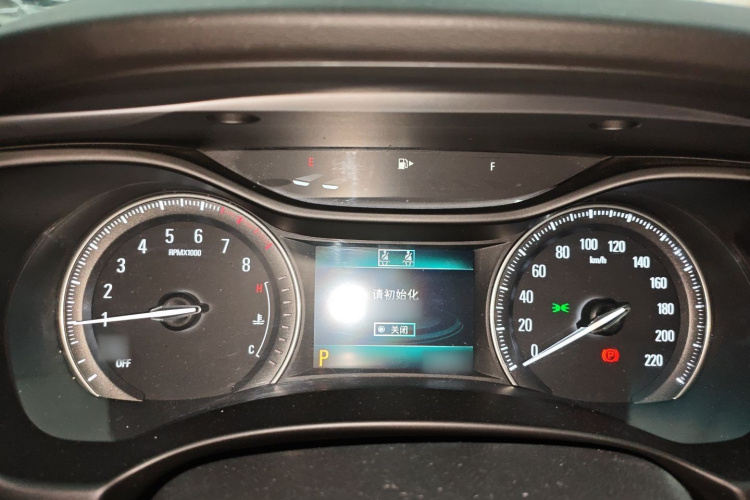 别克GL6 2018款 18T 6座精英型局部细节14